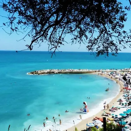 Piscina Sirolo Vicino Al Mare Con Terrazza